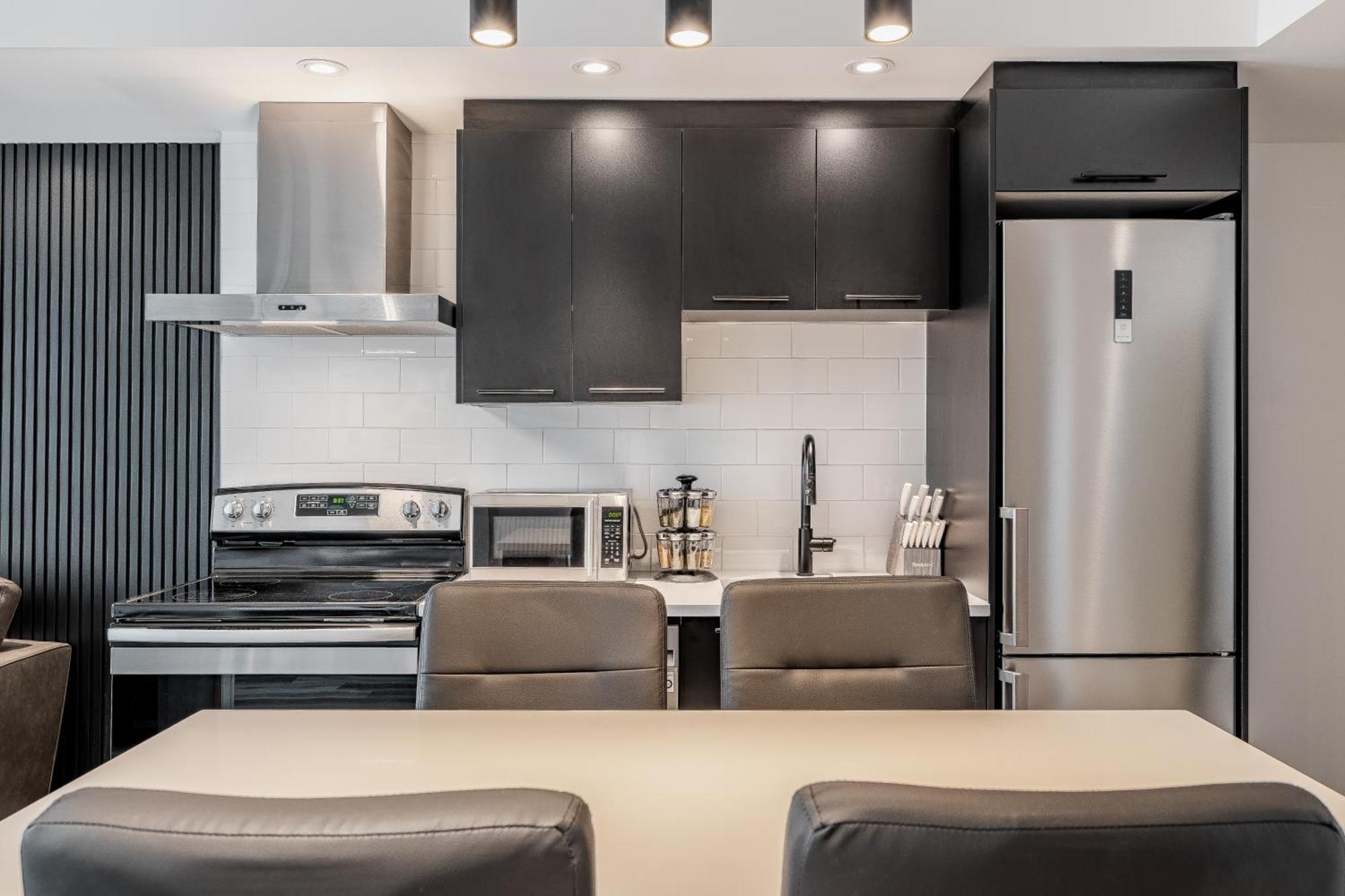 Westview Luxury Suites Оттава Екстер'єр фото
