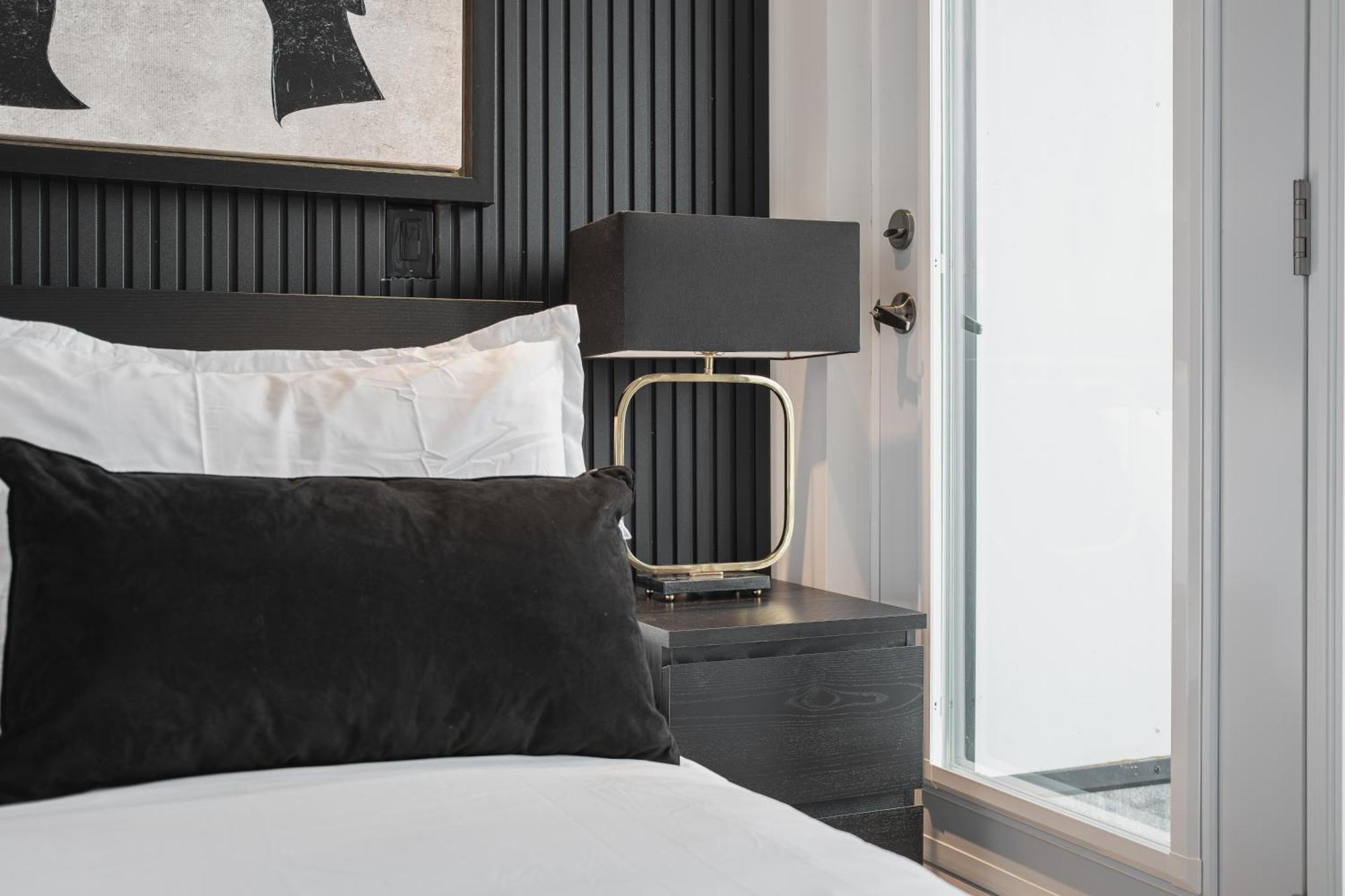 Westview Luxury Suites Оттава Екстер'єр фото