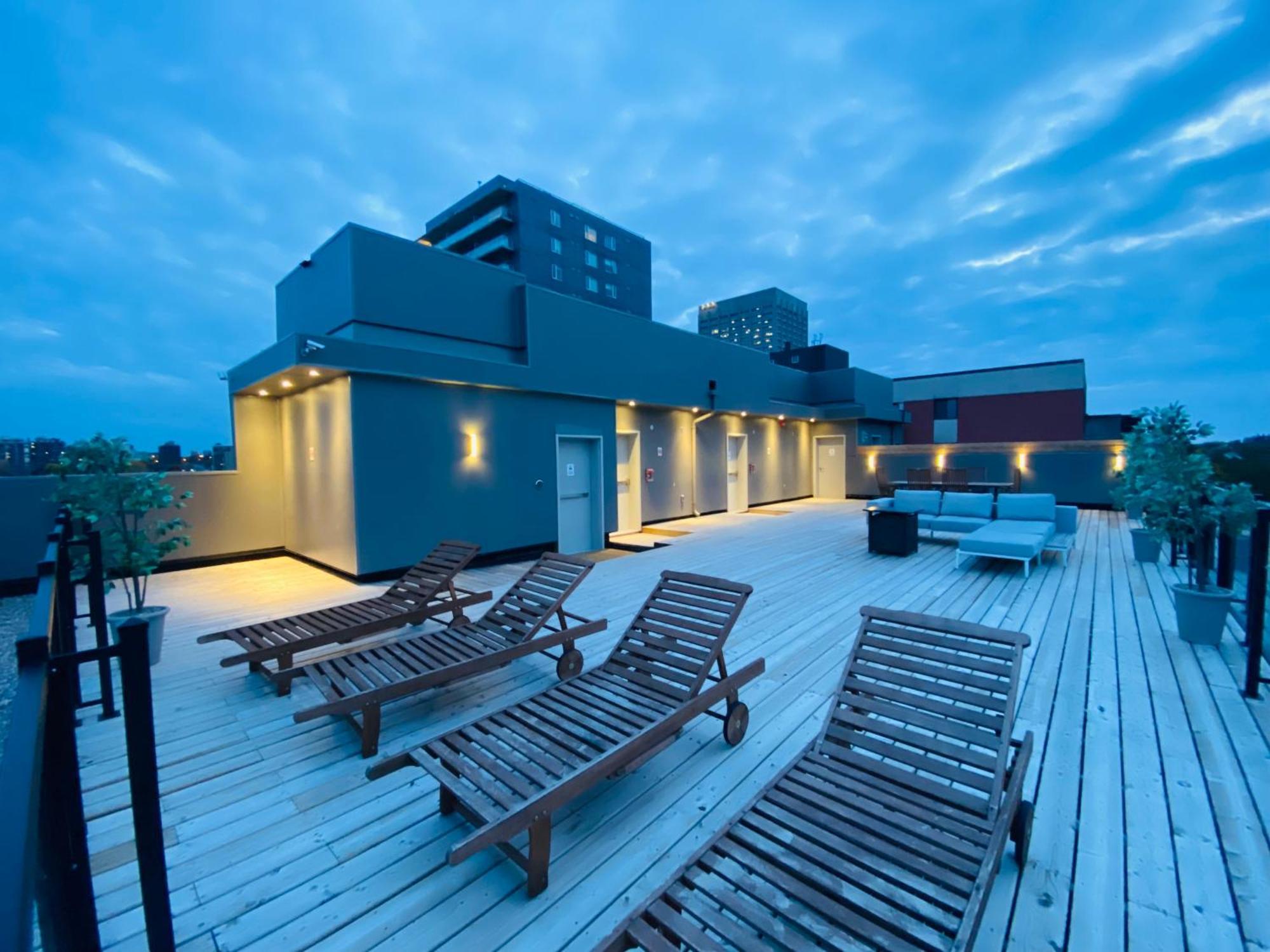Westview Luxury Suites Оттава Екстер'єр фото