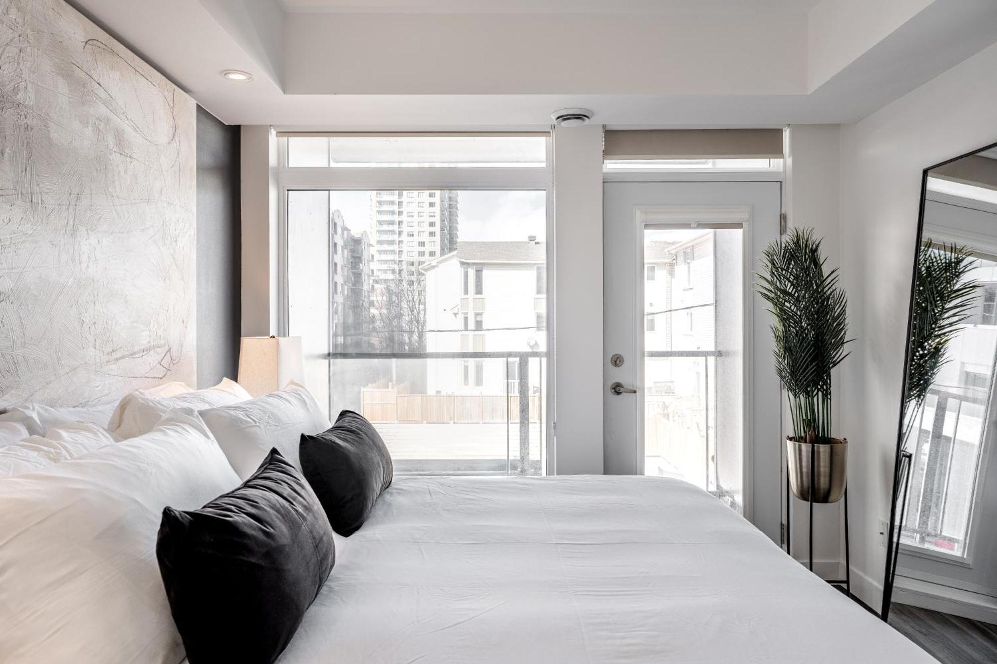 Westview Luxury Suites Оттава Екстер'єр фото
